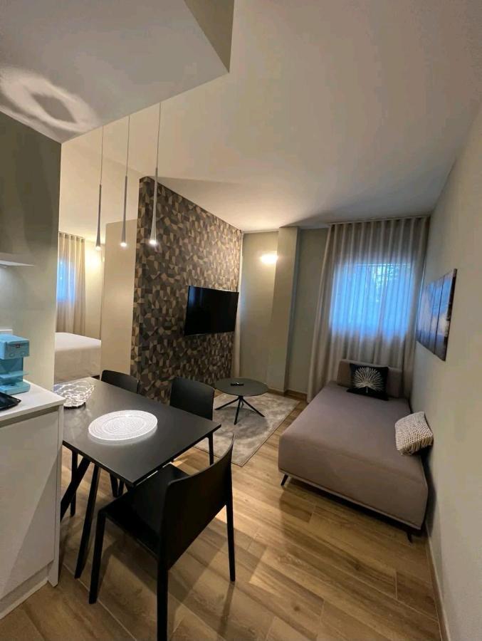 A&G Suites Парма Экстерьер фото